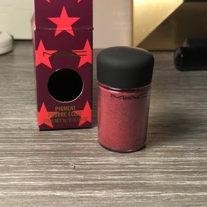 MAC loose pigment